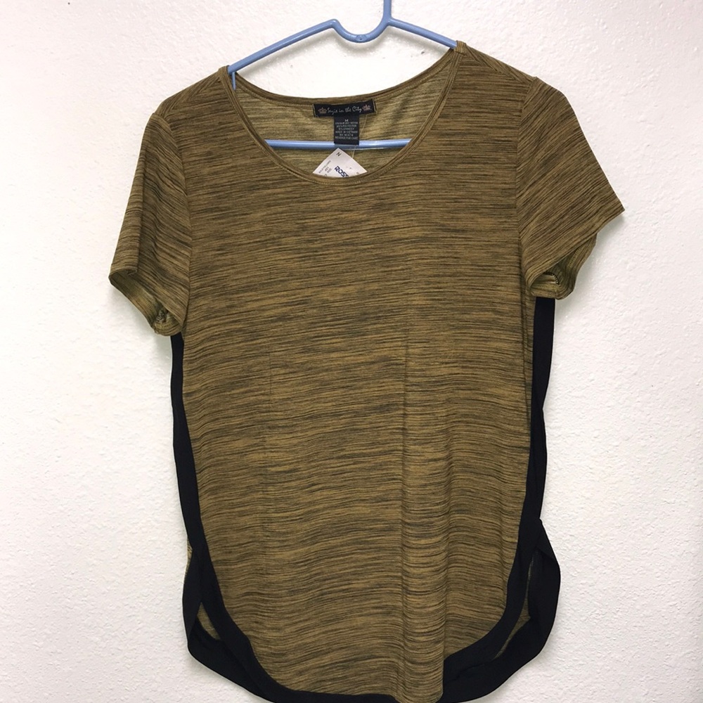 Suzie in the City Women’s Medium Athletic Top Golden Yellow with Black Sides NWT